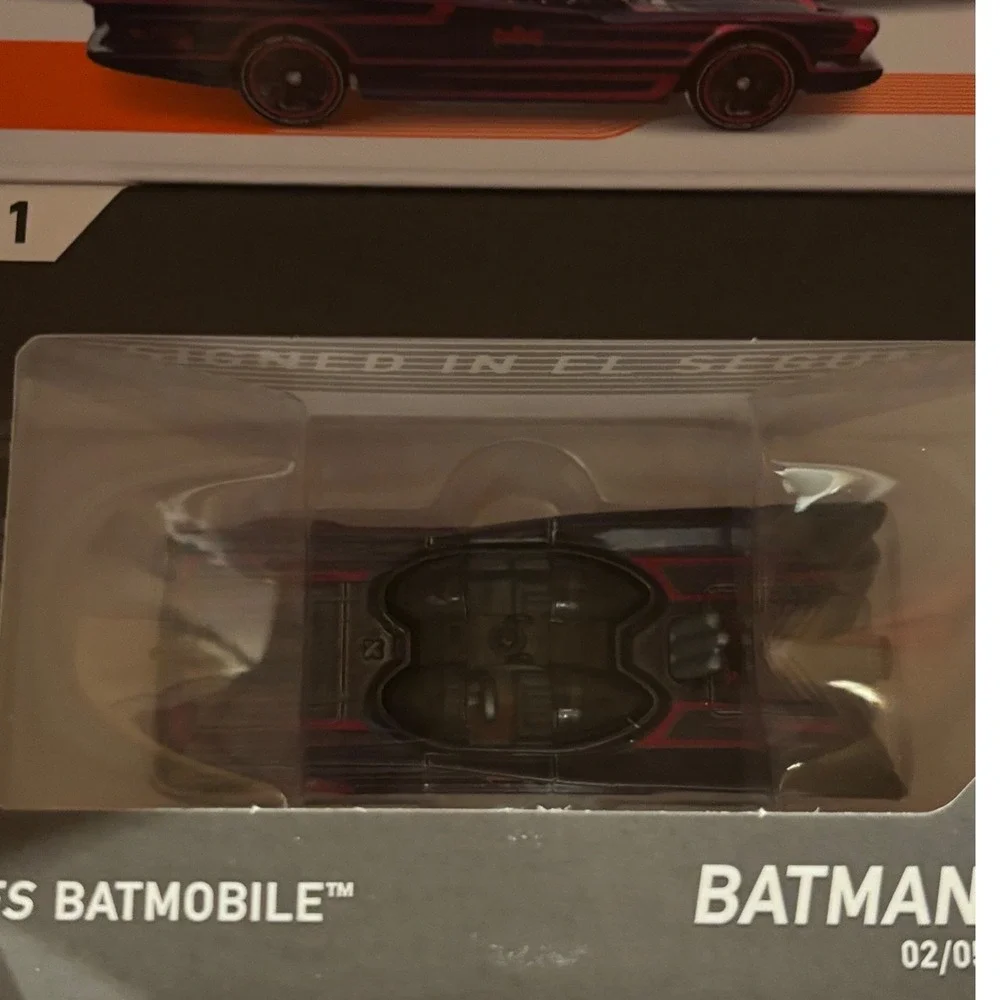 Hot Wheels id TV Series Batmobile Series 1 Batman 02/05 Black FXB25-T911
